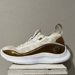 SOLD Under Armour Curry 8 “Gold Blooded”